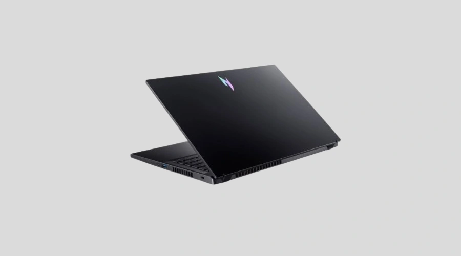 Kiểu dáng hầm hố đậm chất gaming