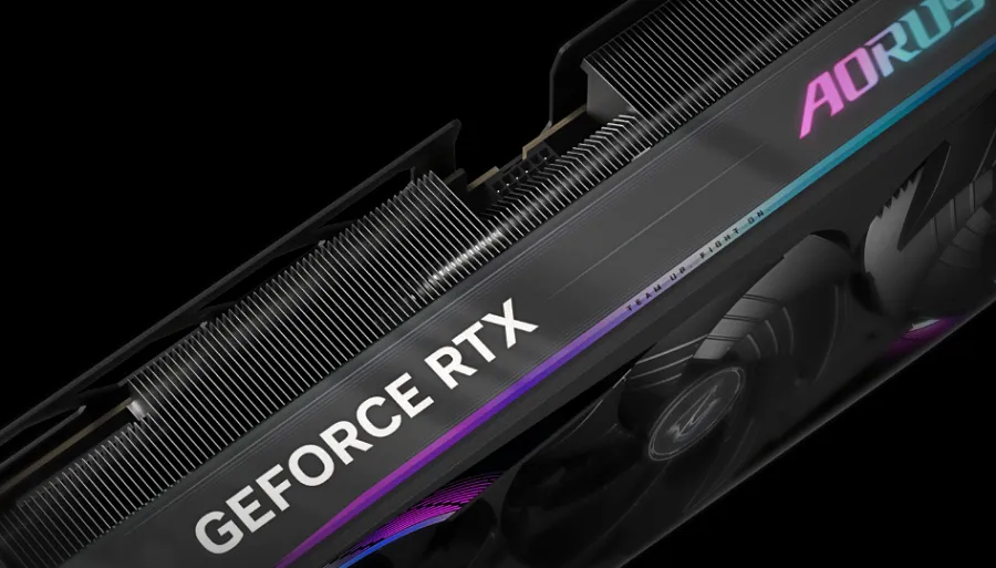 Gigabyte AORUS GeForce RTX 5080 MASTER 16G được trang bị cổng giao tiếp PCle 5.0