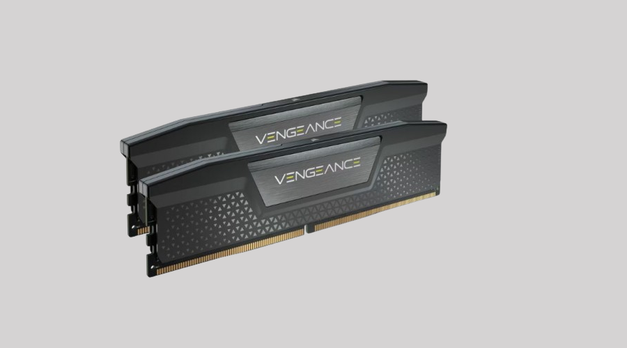 RAM Corsair Vengeance Black hoạt động với điện áp 1.35V