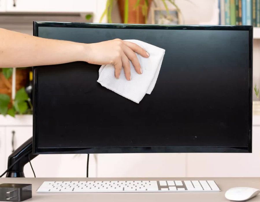 Cách vệ sinh và bảo quản màn hình máy tính đúng cách