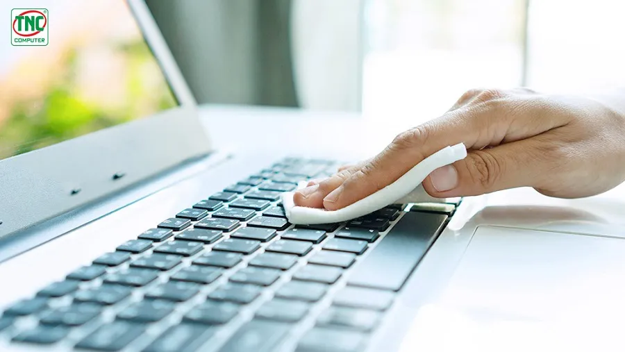 Vệ sinh bàn phím laptop