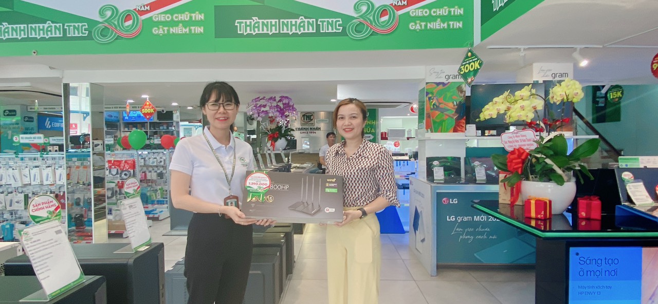 Hình ảnh Khách hàng nhận giải khuyến khích 3