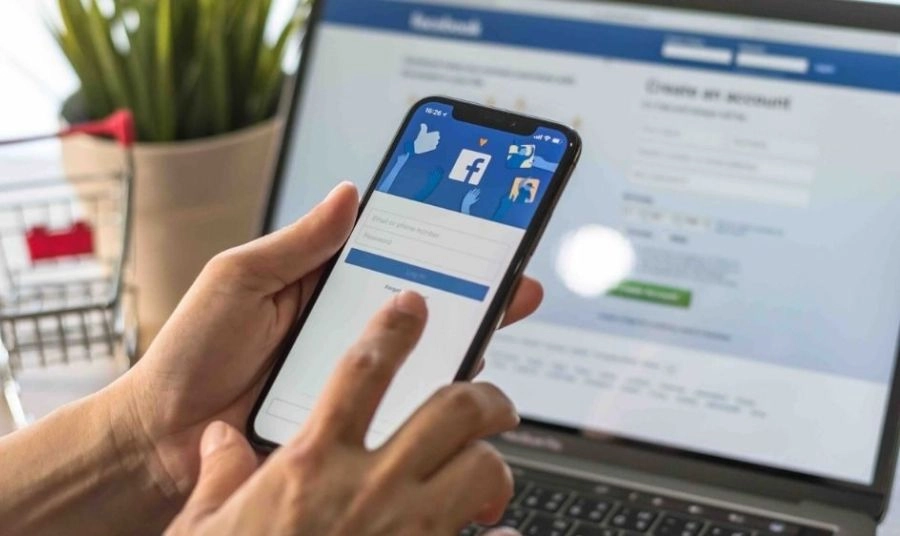 Đăng nhập Facebook bằng số điện thoại hoặc email