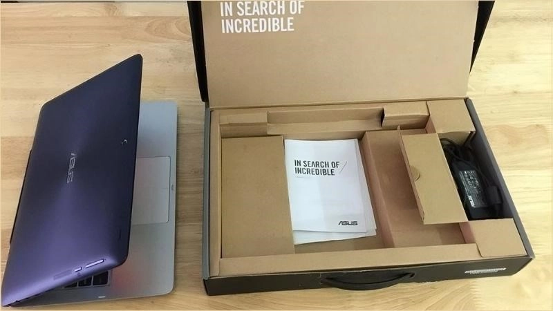 Kiểm tra phụ kiện đi kèm laptop mới mua