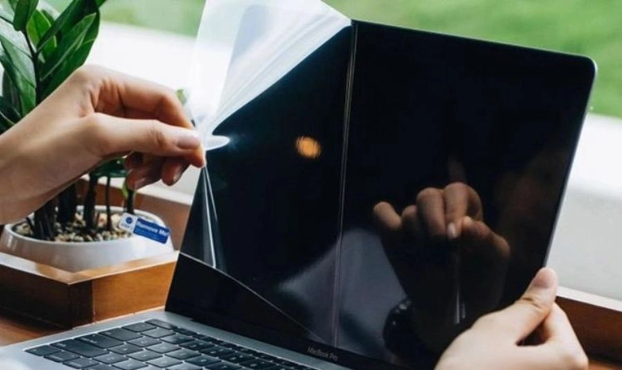 Bảo vệ màn hình cảm ứng khỏi dấu vân tay và mồ hôi