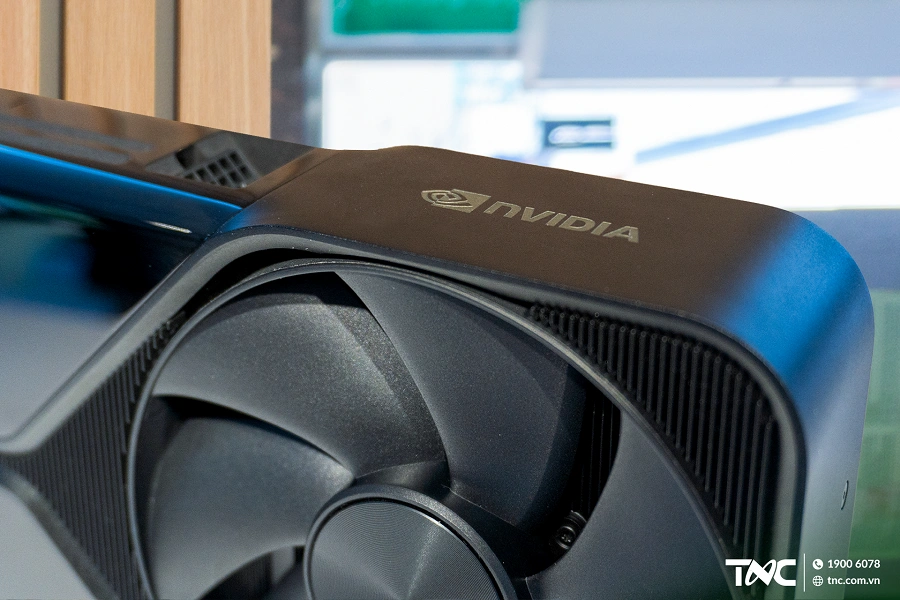 Đánh giá RTX PRO 6000 Blackwell 3