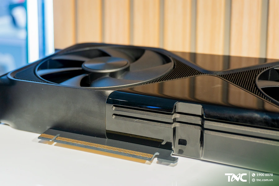 Đánh giá RTX PRO 6000 Blackwell 7