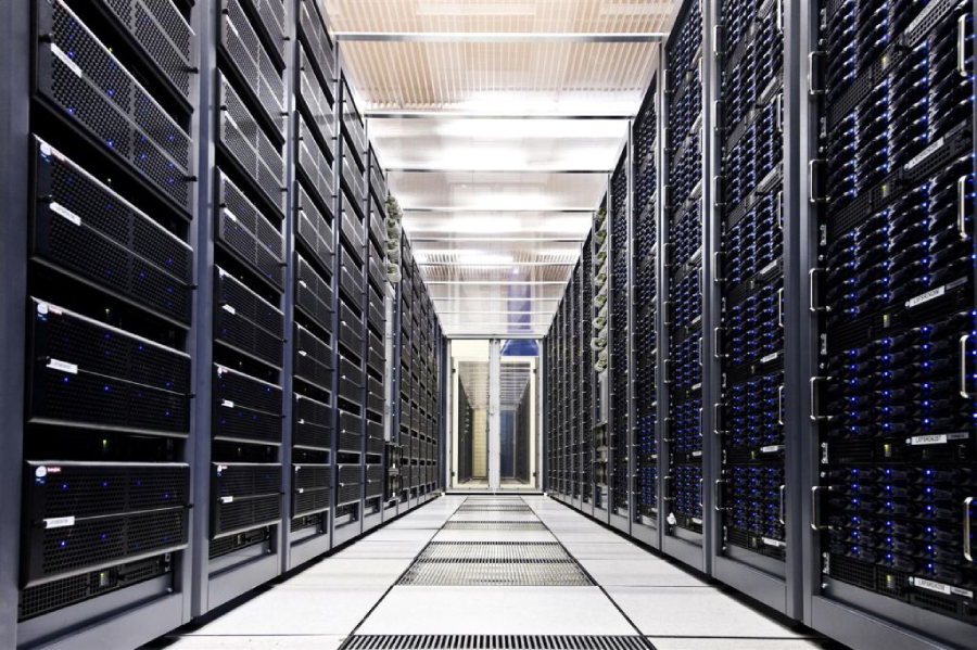 Máy tính mainframe ngày xưa là những chiếc máy khổng lồ