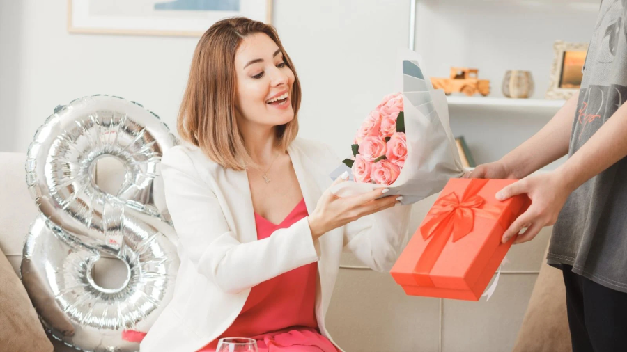 Một món quà tặng 8/3 ý nghĩa dành cho cô chính là những cuốn sách hay