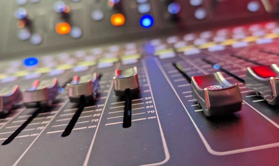 Chuyển đổi tín hiệu ADC/DAC chất lượng cao Chuyển đổi tín hiệu ADC/DAC chất lượng cao