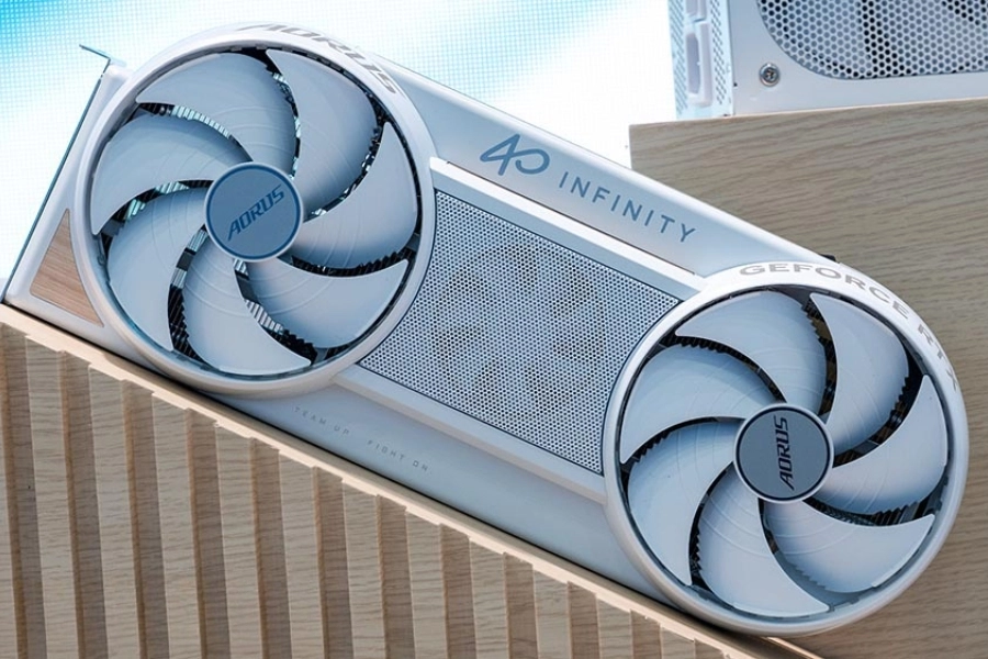 AORUS GeForce RTX 5080 INFINITY