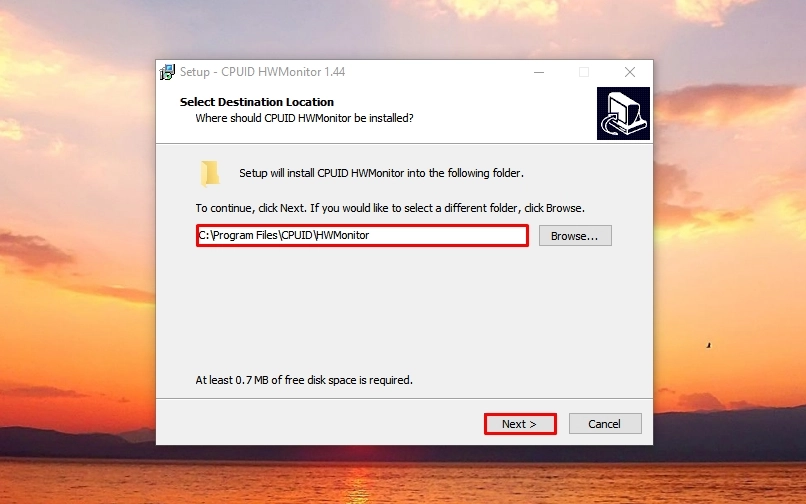 Sau khi cài đặt xong, mở HWMonitor