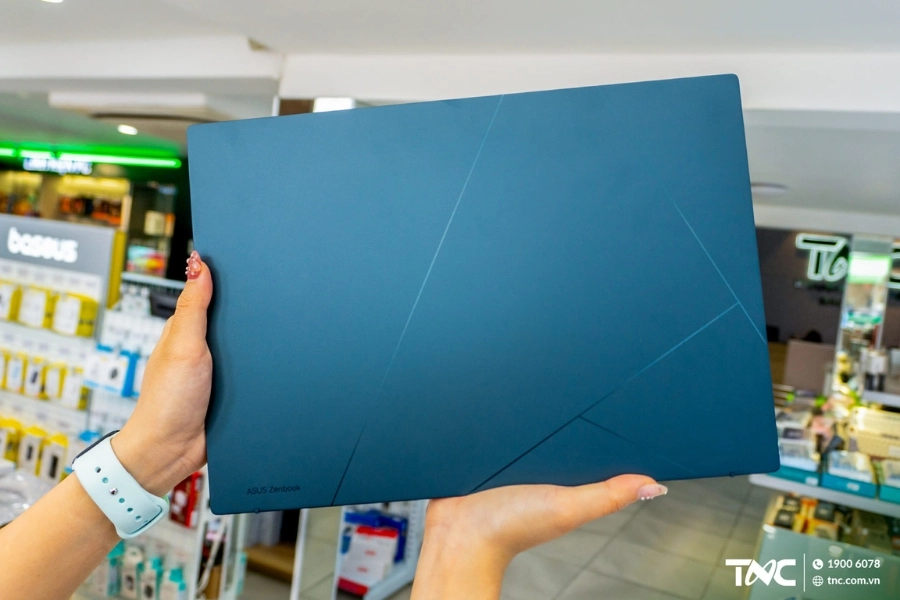 ASUS Zenbook 14 UX3405CA: Chiếc laptop AI này thực sự dành cho ai? ASUS Zenbook 14 UX3405CA: Chiếc laptop AI này thực sự dành cho ai?