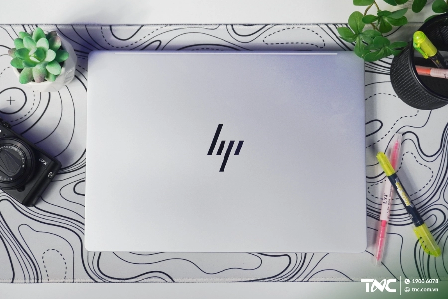 Thời lượng pin 68Wh bền bỉ và kết nối Thunderbolt 4 hiện đại trên HP OmniBook 7 14-fr0033TU Thời lượng pin 68Wh bền bỉ và kết nối Thunderbolt 4 hiện đại trên HP OmniBook 7 14-fr0033TU