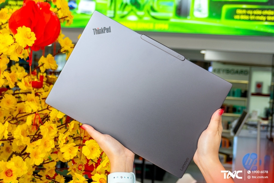 Màn Hình OLED Khung Hình Siêu Thực