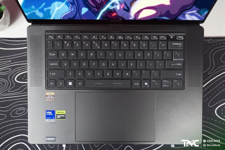 Đánh giá bàn phím gõ lướt và touchpad rộng rãi Đánh giá bàn phím gõ lướt và touchpad rộng rãi