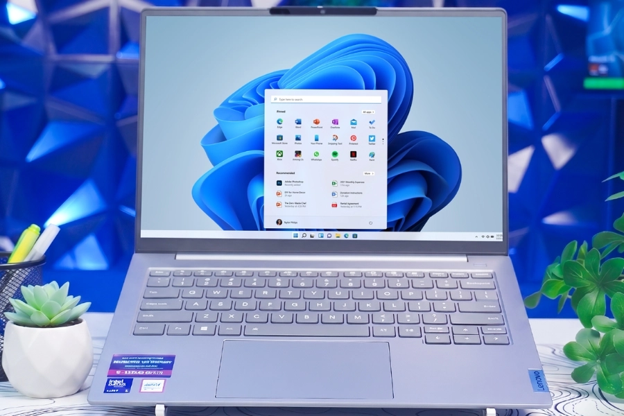 Thiết kế Lenovo ThinkBook 14 G8 IAL: Tối giản từ chất liệu tới ngoại vi