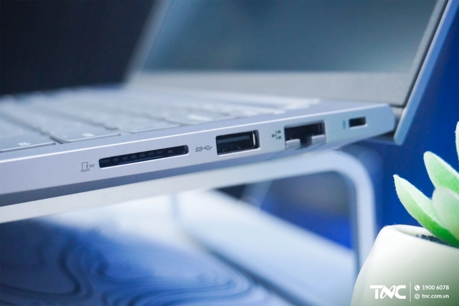 Thiết kế Lenovo ThinkBook 14 G8 IAL: Tối giản từ chất liệu tới ngoại vi
