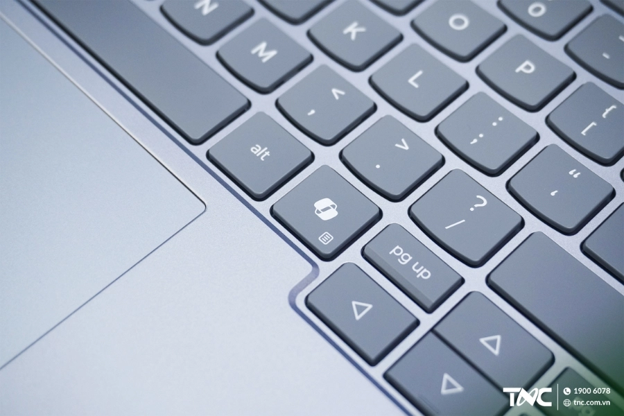 Trải nghiệm nhập liệu ấn tượng với bàn phím và Touchpad mượt mà