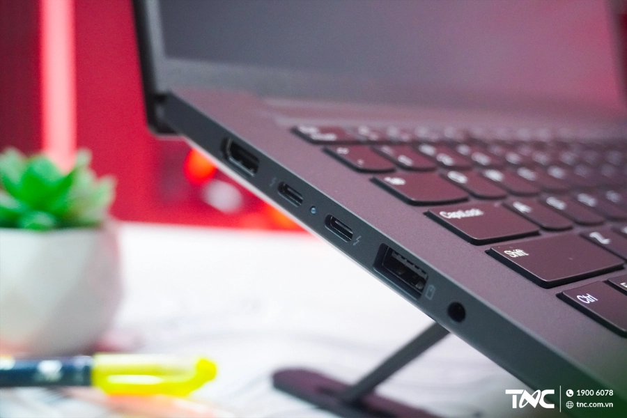 Trải nghiệm thực tế ngoại hình Lenovo ThinkPad P14s Gen 6