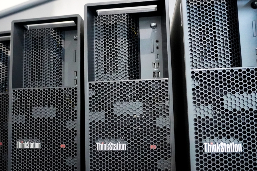 Ngoại hình Lenovo ThinkStation P3 Tower Gen 2