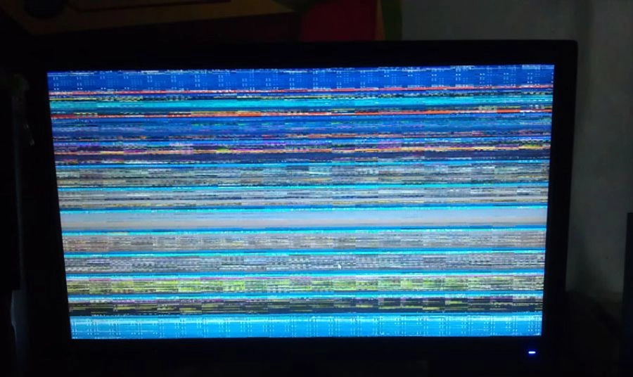 Dấu hiệu nhận biết cáp màn hình laptop bị lỏng hoặc hỏng nặng