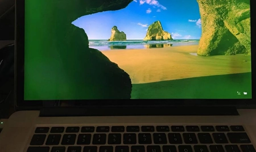 Nguyên nhân tạo màn hình MacBook có âm thanh xanh