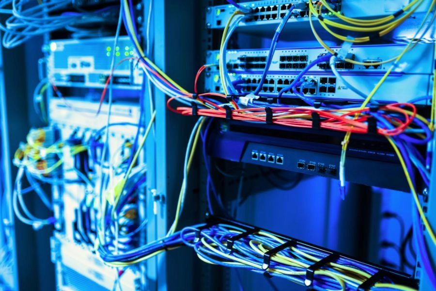 Switch là thiết bị hoạt động chủ yếu ở Tầng 2 của mô hình OSI Switch là thiết bị hoạt động chủ yếu ở Tầng 2 của mô hình OSI