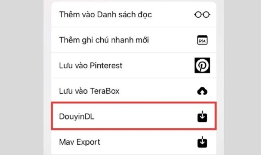 Mở ứng dụng Douyin (抖音), lướt đến video bạn muốn lưu
