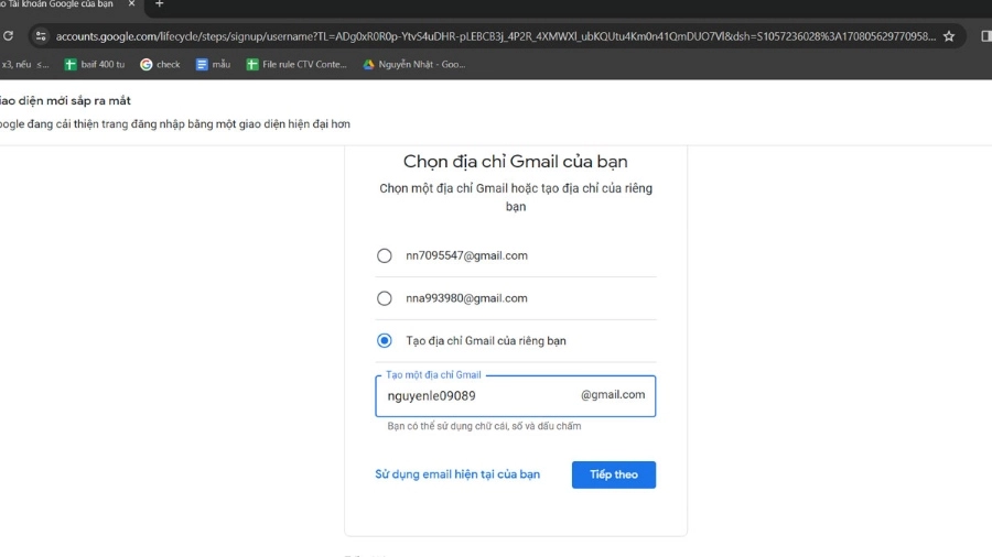 Chọn một địa chỉ Gmail được Google đề xuất hoặc nhấn Tạo địa chỉ Gmail của riêng bạn