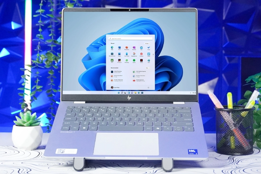 Laptop HP OmniBook 7 14-fr0033TU C1MN2PA Laptop HP OmniBook 7 14-fr0033TU C1MN2PA
