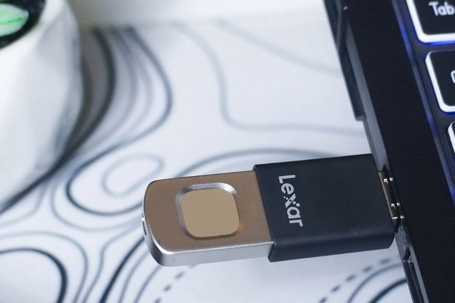USB Lexar Fingerprint F35 Pro 3.2: Bảo mật vân tay sinh trắc học USB Lexar Fingerprint F35 Pro 3.2: Bảo mật vân tay sinh trắc học
