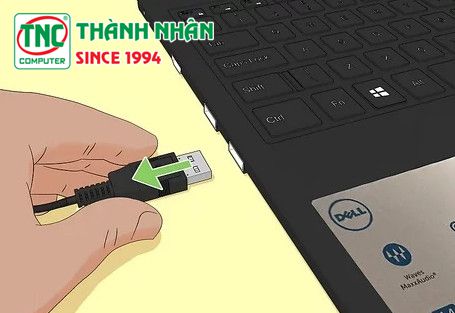 laptop dell mở không lên màn hình