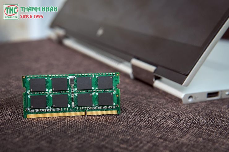 Laptop lên màn hình nhưng không vào được win