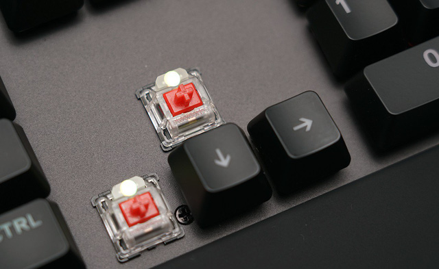 SteelSeries gây bất ngờ với switch 'từ tính' mới lạ trên Apex Pro