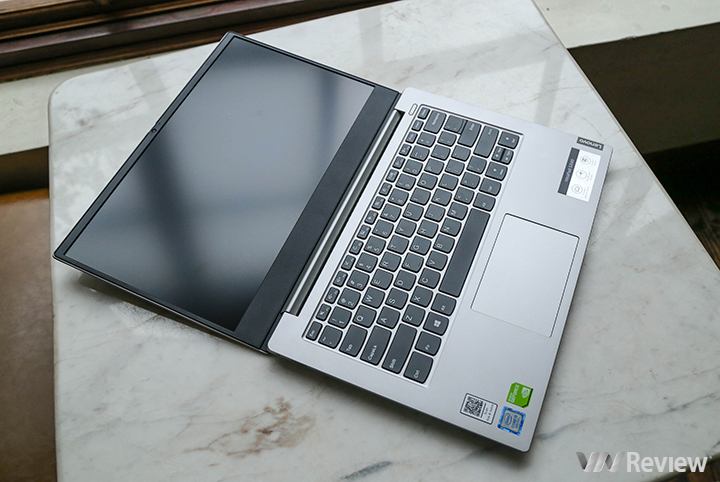 Lenovo ra mắt laptop IdeaPad mới có nút khóa webcam và vân tay