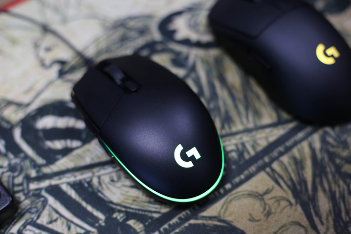 Đánh giá chuột chơi game Logitech G-Pro Hero