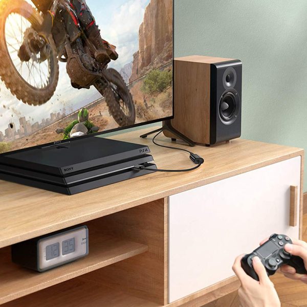 Ugreen 10330 có thiết kế nhỏ gọn với lớp vỏ bằng nhựa ABS siêu bền cáp chuyển đổi chính hãng