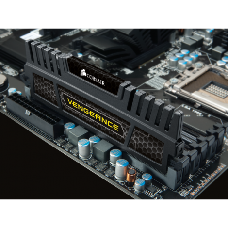 RAM Desktop Corsair 4GB DDR3 Bus 1600Mhz CMZ4GX3M1A1600C9