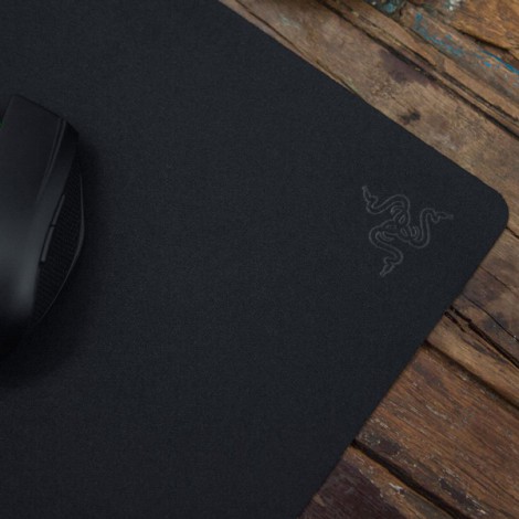 Miếng lót chuột Razer Goliathus Mobile Stealth Small RZ02-01820500-R3M1