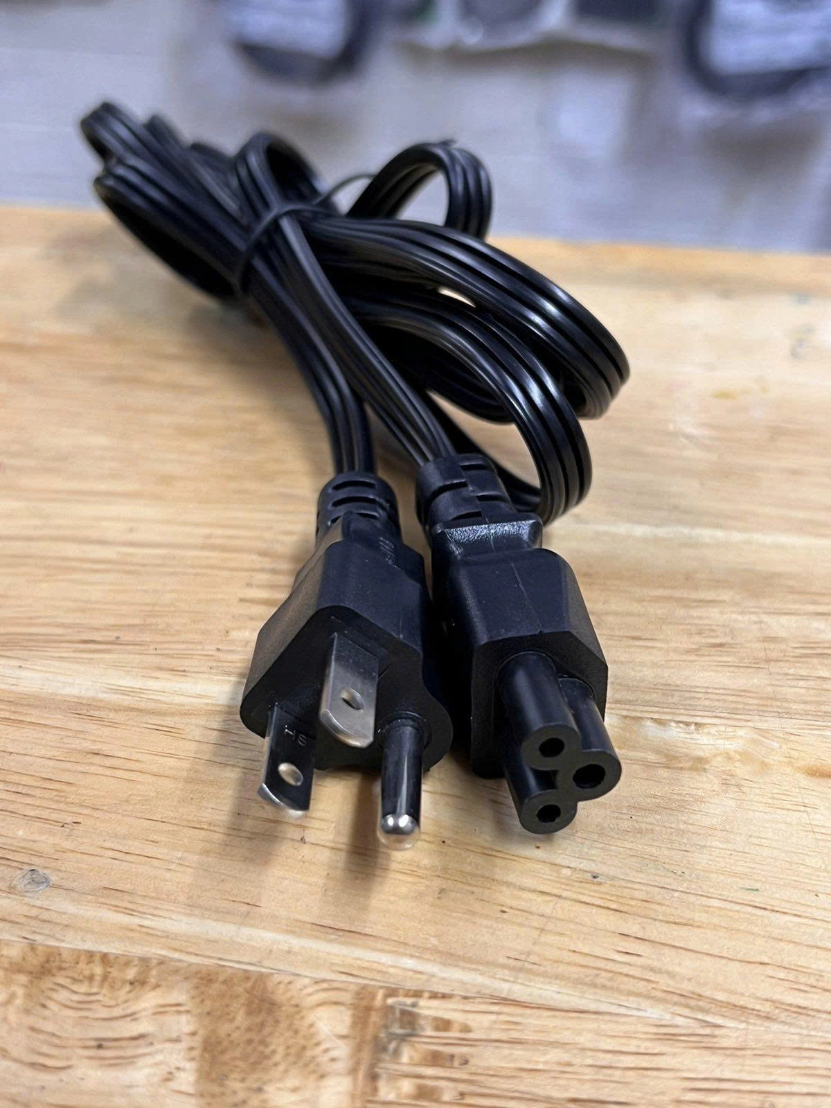 Cáp nguồn Laptop 3 chấu