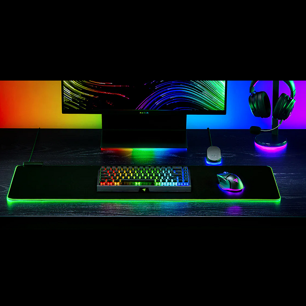 Miếng lót chuột Razer Goliathus Chroma nổi bật với hệ thống đèn RGB gồm 16,8 triệu màu miếng lót chuột giá rẻ