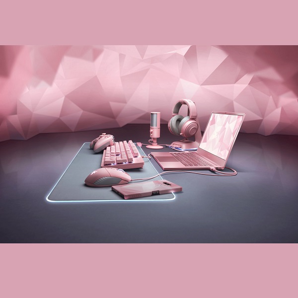 Miếng lót chuột Razer Goliathus Chroma nổi bật với hệ thống đèn RGB gồm 16,8 triệu màu miếng lót chuột giá rẻ